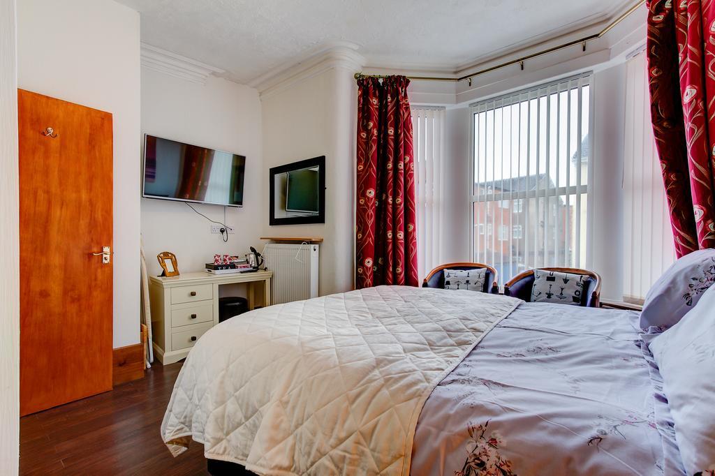 Sutton Park Guest House Blackpool Bagian luar foto